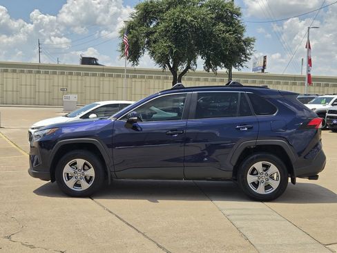 Used 2025 Toyota RAV4 XLE w/ Convenience Package FWD image 6