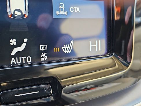 Used 2020 Volvo XC60 T6 Momentum w/ Protection Package Premier image 21