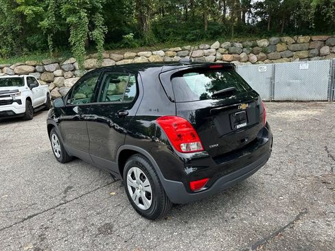 Used 2017 Chevrolet Trax LS FWD image 3