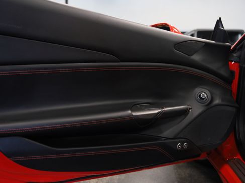 Used 2017 Ferrari 488 Spider RWD image 17
