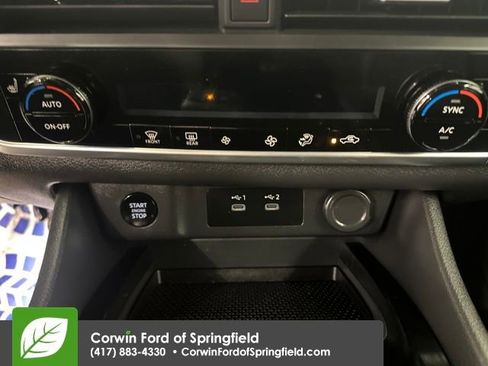 Used 2025 Nissan Rogue SV image 26