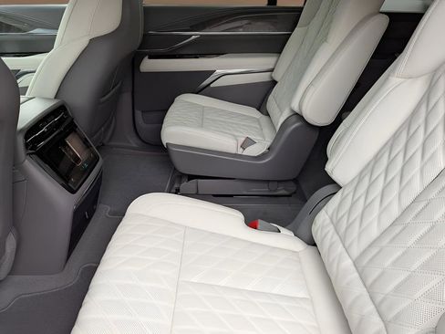 New 2025 Cadillac Escalade IQ Sport 1 w/ LPO, ONYX Package AWD/4WD image 14