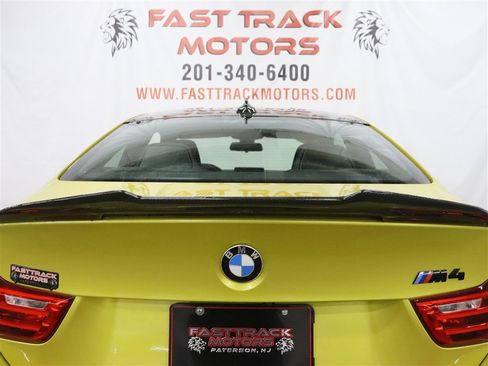 Used 2017 BMW M4 Coupe RWD image 12