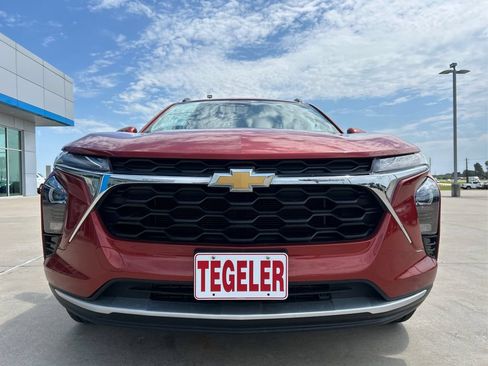 Used 2024 Chevrolet Trax LT FWD image 19