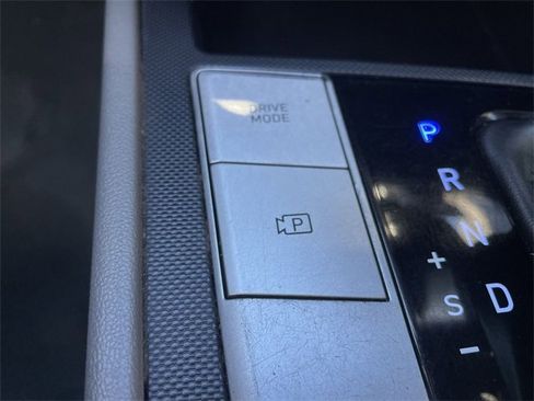 Used 2021 Hyundai Elantra SEL w/ Cargo Package image 17