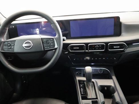 New 2026 Nissan Sentra SR w/ SR Premium Package FWD image 13