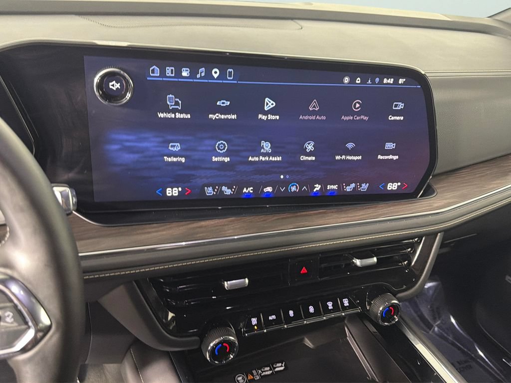 Used 2026 Chevrolet Suburban Premier AWD/4WD image 23