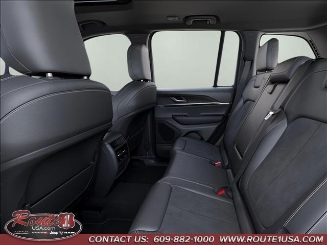 New 2026 Jeep Grand Cherokee Altitude AWD/4WD image 24