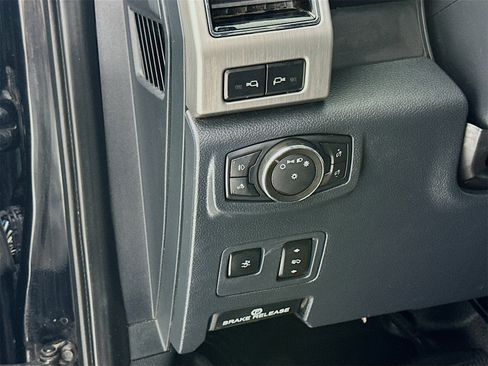 Used 2022 Ford F350 Platinum w/ FX4 Off-Road Package image 11