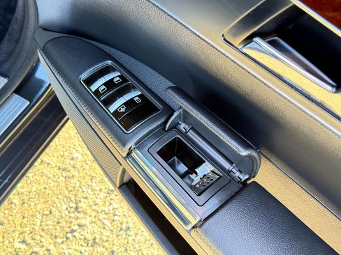 Used 2011 Mercedes-Benz S 550 4MATIC image 40