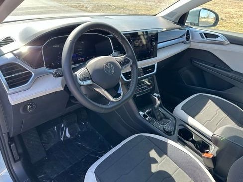 New 2026 Volkswagen Taos SE AWD/4WD image 32