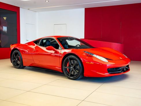 Used 2010 Ferrari 458 Italia Coupe RWD image 1