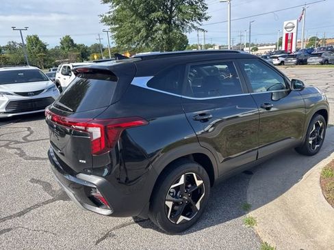 Used 2024 Kia Seltos EX AWD/4WD image 7