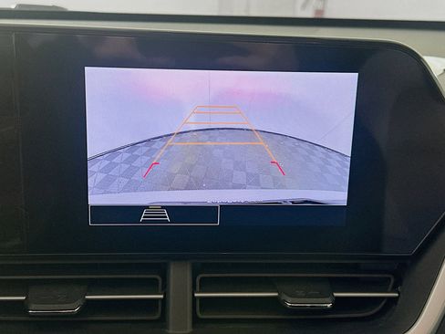 Used 2025 Chevrolet Trax LS image 22