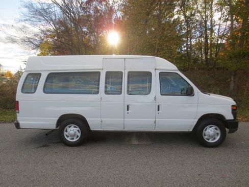 Used 2011 Ford E-250 and Econoline 250 Extended w/ PWR Group image 10