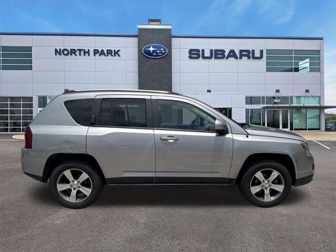 Used 2017 Jeep Compass High Altitude AWD/4WD image 2