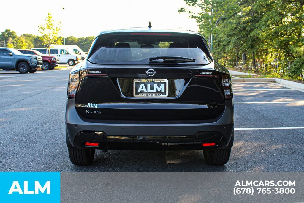 Used 2025 Nissan Kicks SV FWD image 6