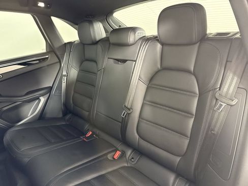 Certified 2026 Porsche Macan AWD/4WD image 22