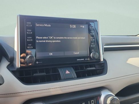 Used 2021 Toyota RAV4 XLE w/ Convenience Package image 21