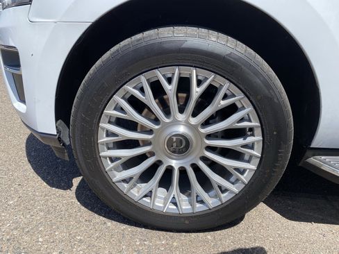 Used 2023 Ford Expedition Max Limited image 6