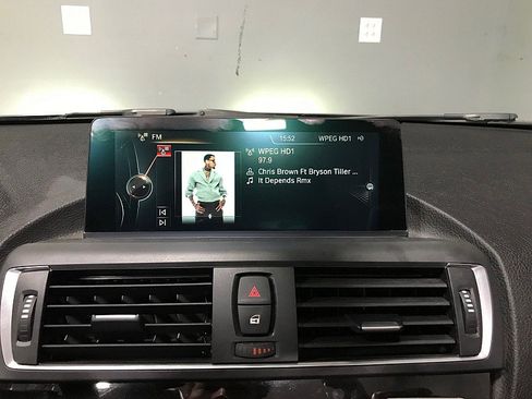 Used 2015 BMW M235i Convertible image 31