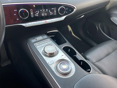 Used 2023 Genesis GV70 2.5T w/ Advanced Package image 22