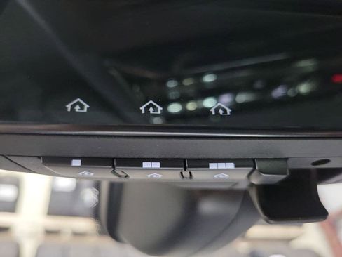 New 2025 Land Rover Range Rover SE image 39