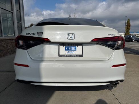 Used 2022 Honda Civic Sport image 4