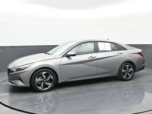 Certified 2023 Hyundai Elantra SEL w/ Convenience Package image 7