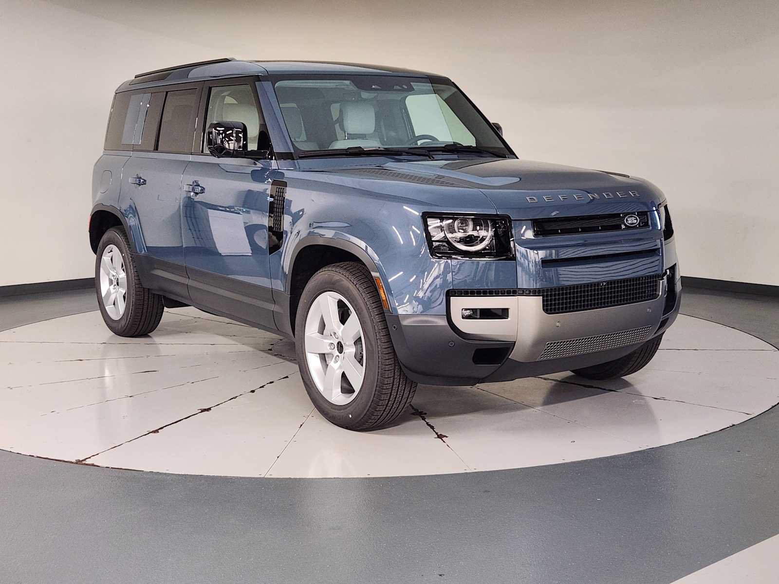 New 2026 Land Rover Defender 110 S AWD/4WD image 7