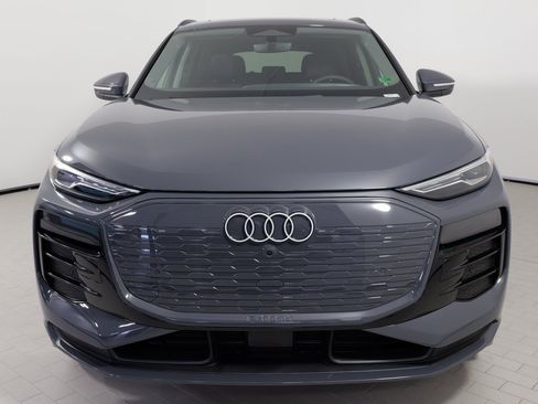 Used 2025 Audi Q6 e-tron Premium image 7