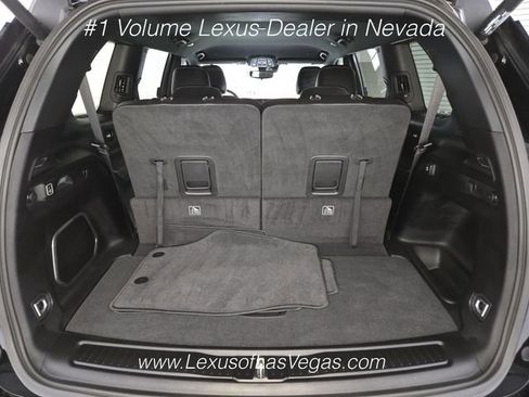 Used 2024 Jeep Grand Cherokee L Limited w/ Black Appearance Package AWD/4WD image 21
