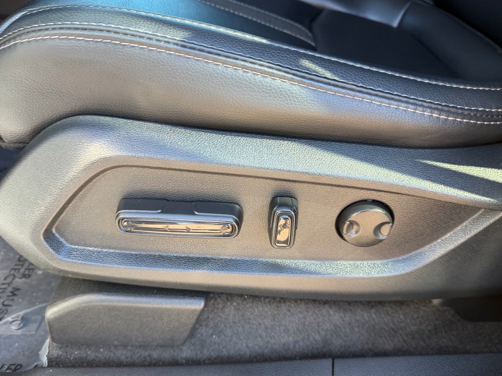 Used 2024 Honda Pilot Touring image 23