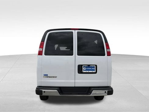 Used 2025 Chevrolet Express 3500 LT w/ LT Preferred Equipment Group RWD image 7
