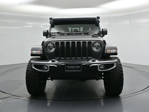 Used 2023 Jeep Gladiator Sport AWD/4WD image 16