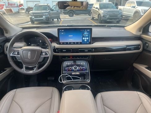 Used 2023 Lincoln Nautilus Reserve w/ Equipment Group 201A image 21