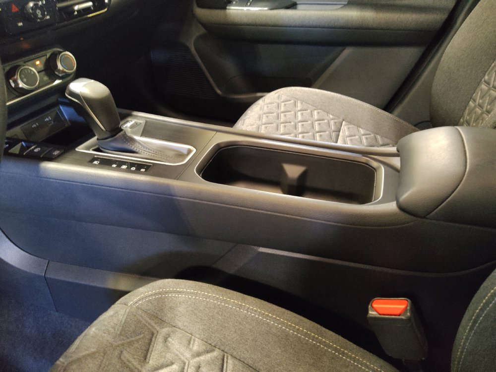 Used 2025 Nissan Kicks SV FWD image 26