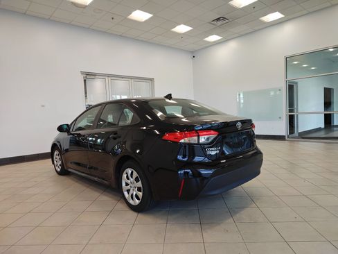 Used 2025 Toyota Corolla LE FWD image 5