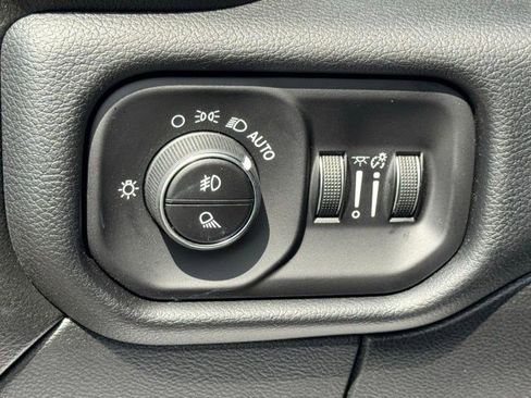 New 2026 RAM 2500 Laramie AWD/4WD image 15