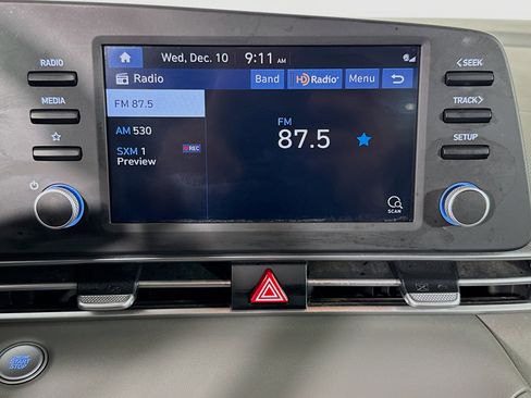 Used 2021 Hyundai Elantra SEL image 17