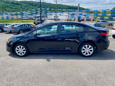 Used 2024 Toyota Corolla LE FWD image 4
