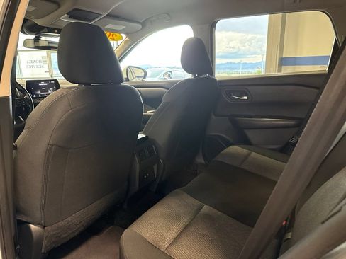 Used 2024 Nissan Rogue SV AWD/4WD image 17