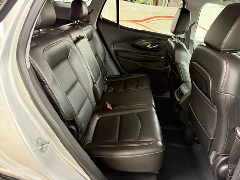 Used 2022 GMC Terrain SLT image 22