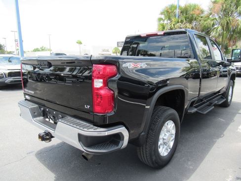 Used 2024 Chevrolet Silverado 2500 LT w/ Convenience Package AWD/4WD image 5