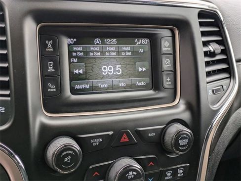 Certified 2017 Jeep Grand Cherokee Laredo image 18