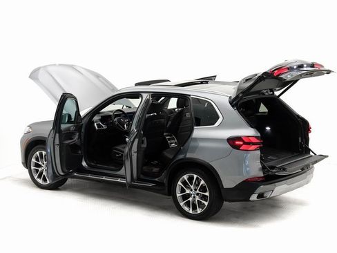 Used 2025 BMW X5 xDrive40i w/ Climate Comfort Package image 32