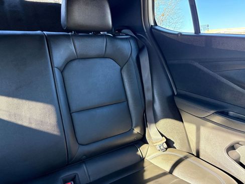 Used 2025 Buick Envista Sport Touring image 35