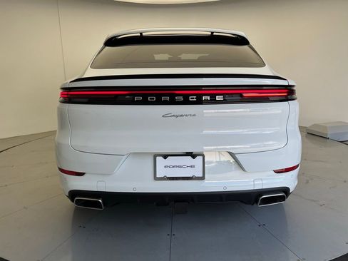 Used 2025 Porsche Cayenne Coupe image 21