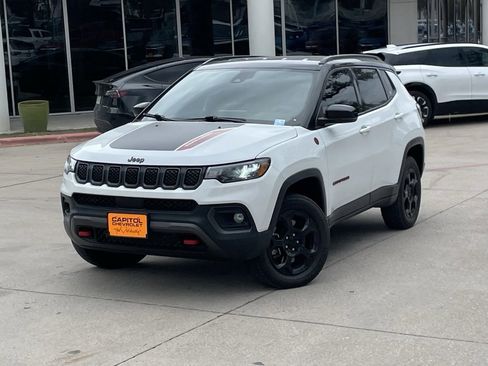 Used 2024 Jeep Compass Trailhawk image 9