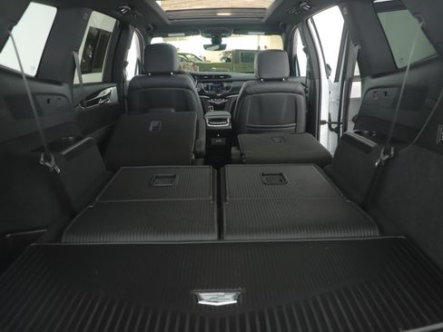 Used 2024 Cadillac XT6 Premium Luxury w/ Technology Package image 11